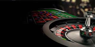 Table game atmosphere supporting nabaje card category explanations for adults